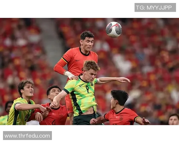 大学足球球星崭露头角 展现青春风采与竞技实力 大学足球球星崭露头角 展现青春风采与竞技实力