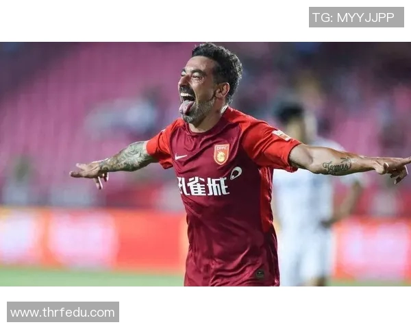 退役白人足球球星昔日辉煌今朝转型人生新篇章