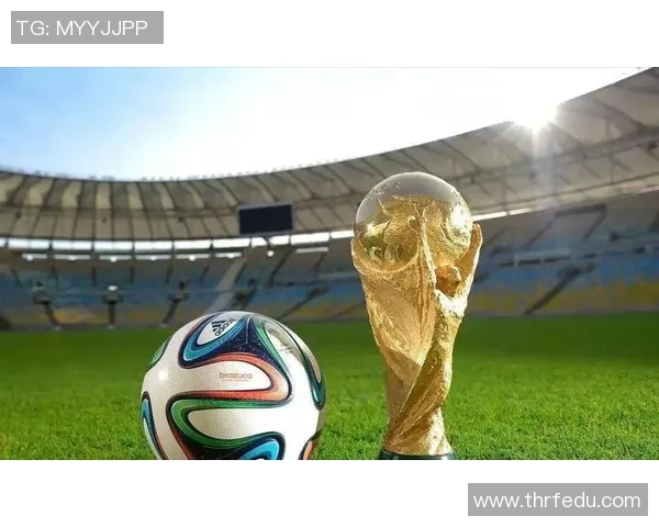 以足球球星24号为核心探索其传奇之路与职业成就的背后故事 以足球球星24号为核心探索其传奇之路与职业成就的背后故事